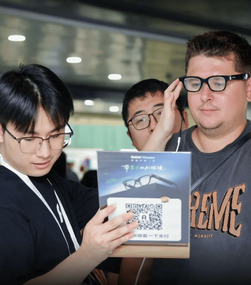 AI眼镜的“小而美”Rokid先交卷了瓦力棋牌5天爆卖40000台做AR+(图13)